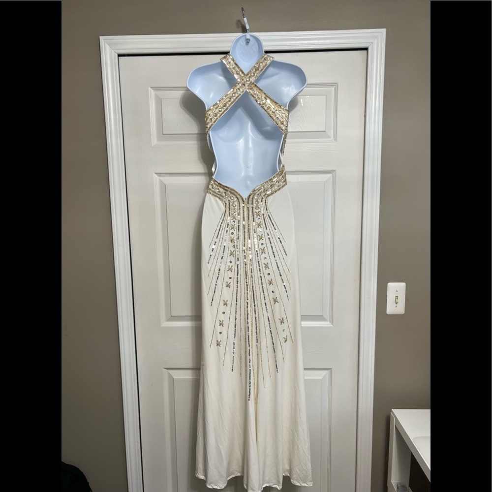 Camille  la vie Women’s ivory gold and silver formal  sequin gown - Picture 3 of 9